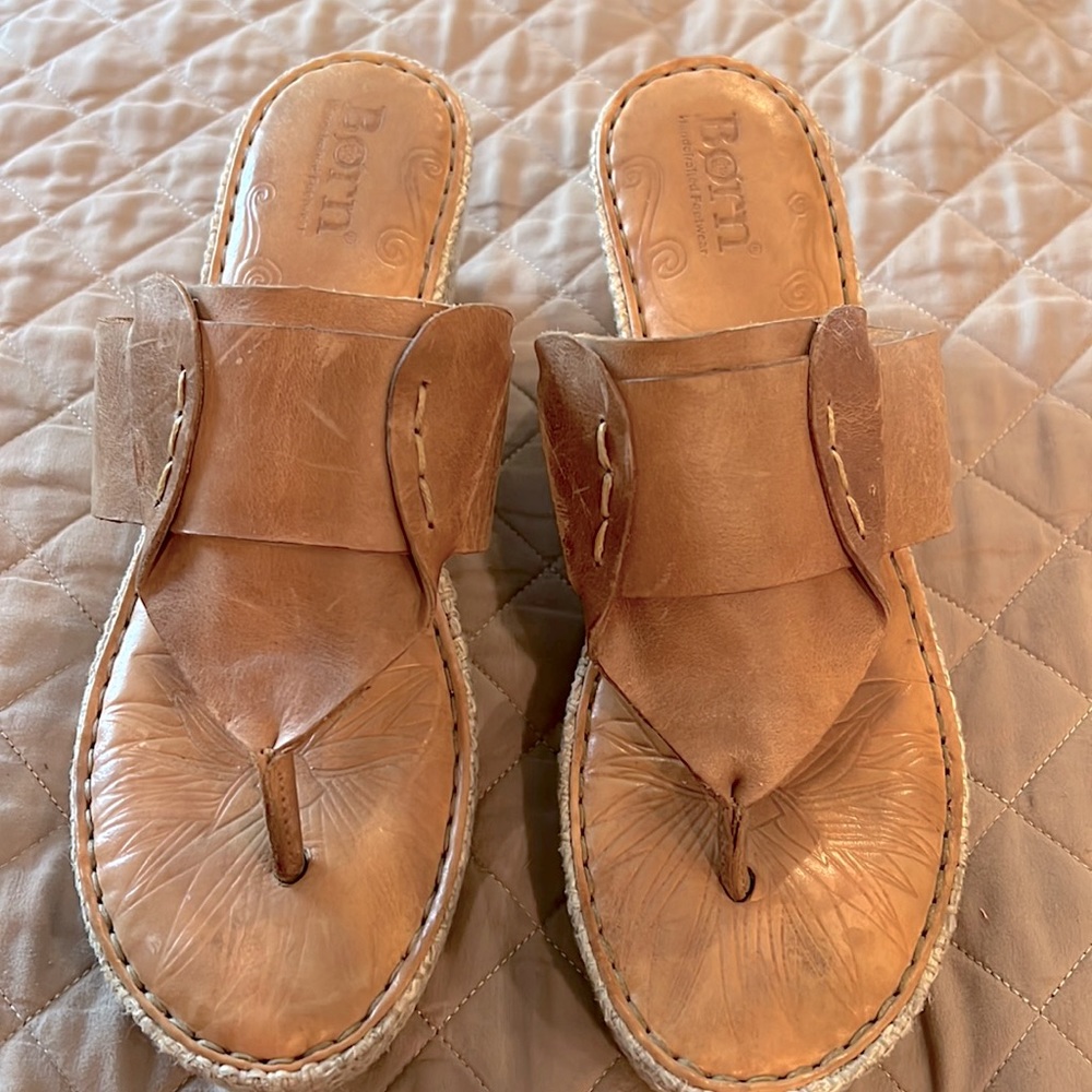 Born Size 10 Tan Wedge Sandals
